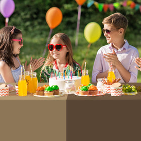 Hauwellter disposable tablecloth for quick cleanup after events