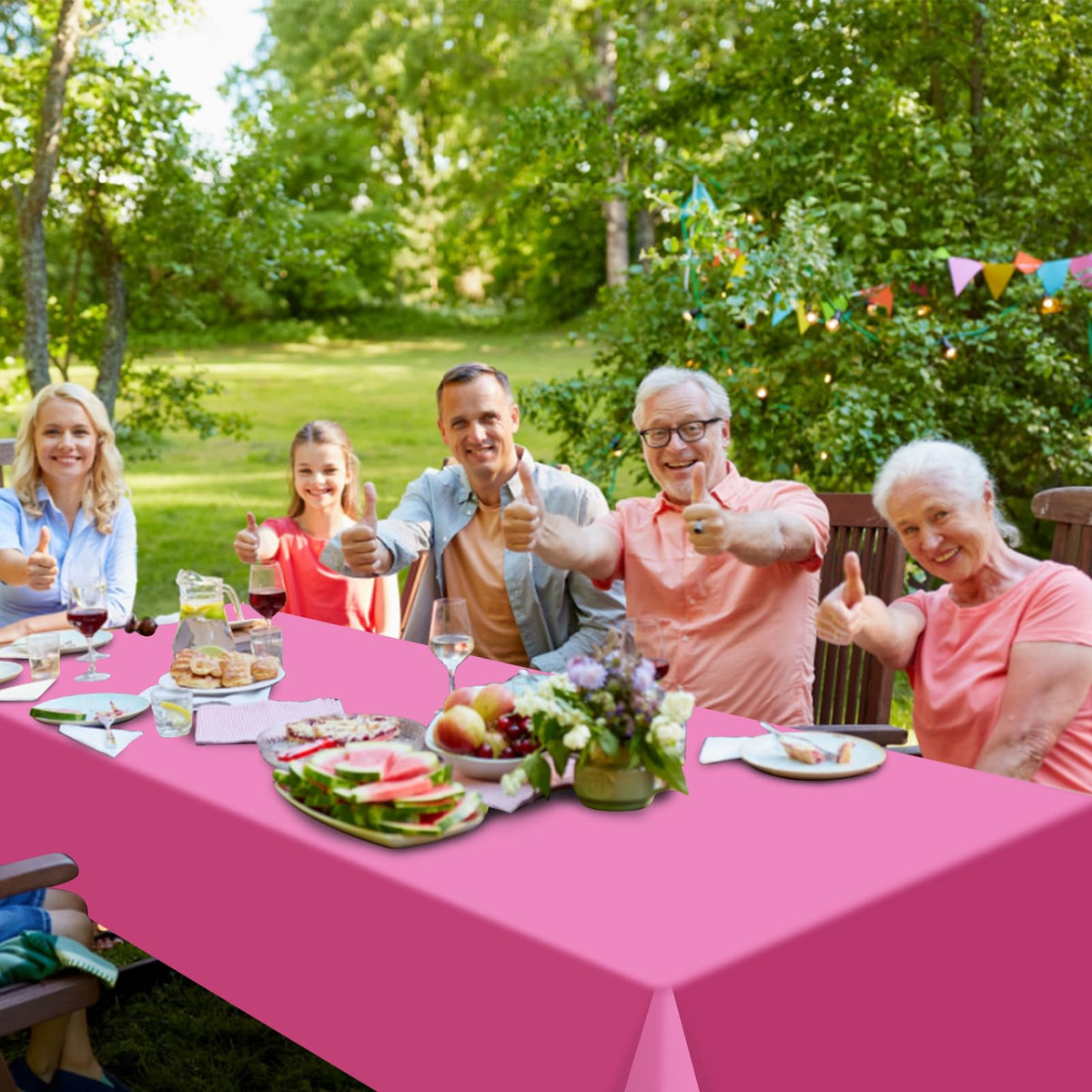 Hauwellter flamingo party tablecloth brings tropical flair to events.