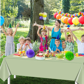 Hauwellter folded design stores compactly for easy party day setup.