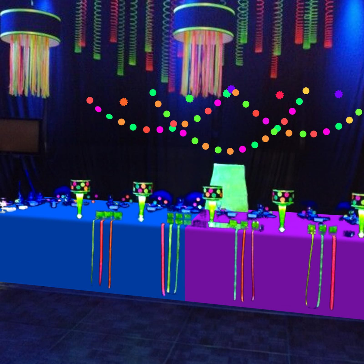 Hauwellter neon table cloth glow-under-uv close-up captures texture and shine.