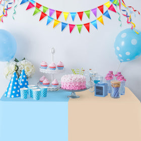Hauwellter soft pastel colors create calm baby boy party ambience.