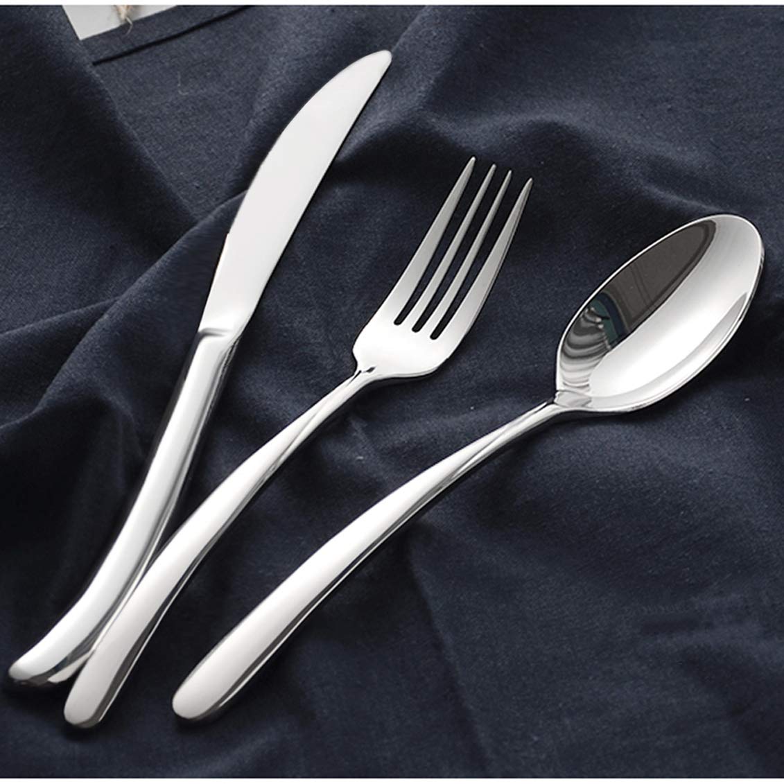 HaWare 40-piece service for eight arranged on a stylish table setting