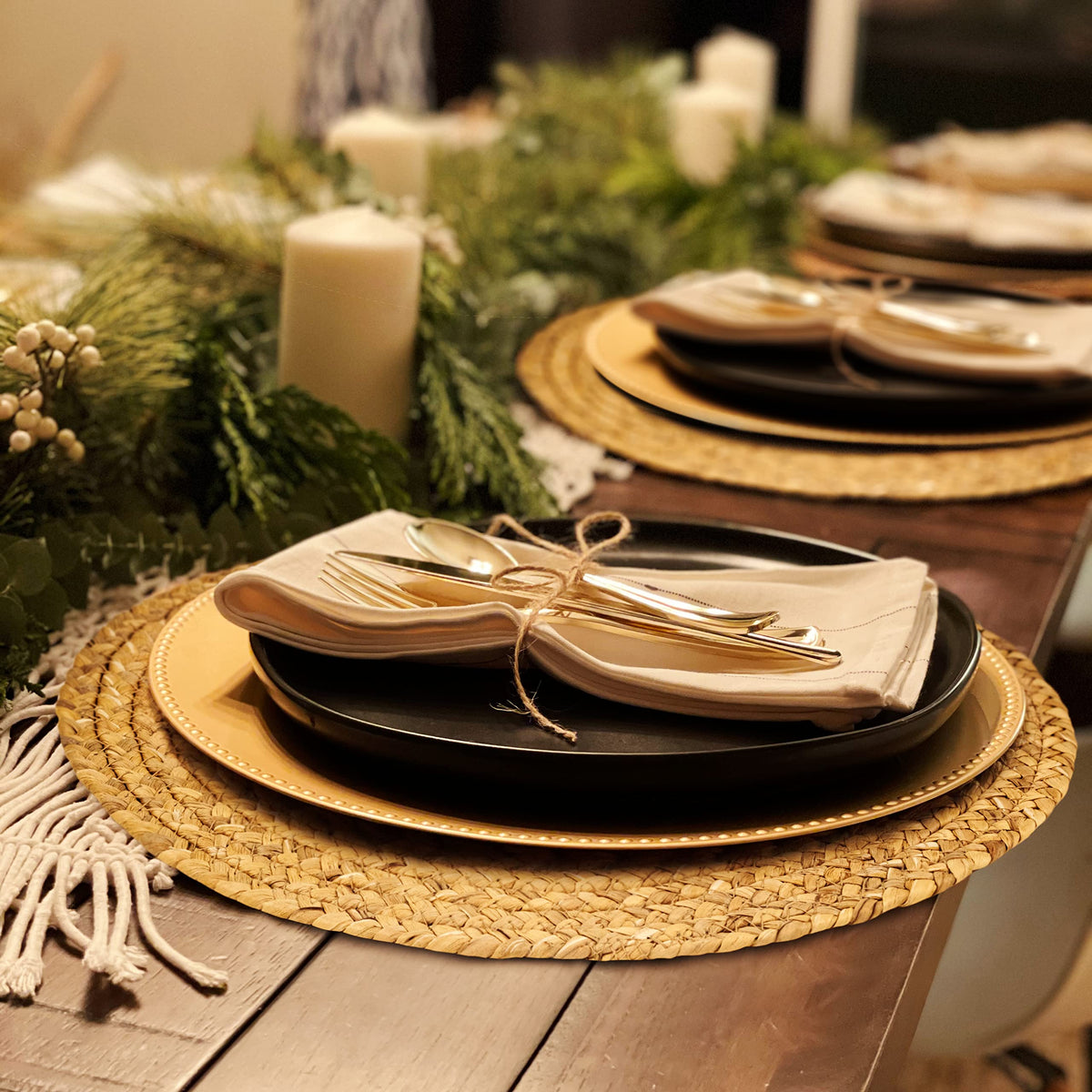 HaxHut easy-clean placemats wipe clean quickly after spills