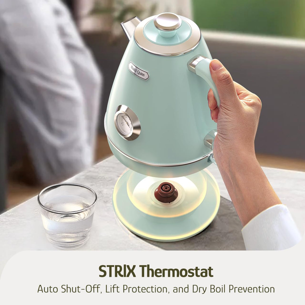 Fast boil action highlights rapid 1.7L heating for coffee or tea.