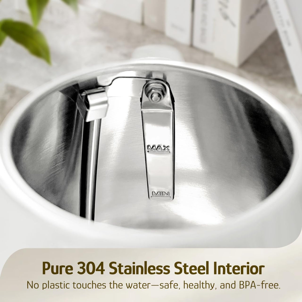 Hazel Quinn Retro Kettle cordless base for easy lifting and serving.