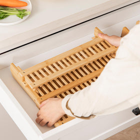 HBlife dish rack features metal clips to attach the utensil holder for secure drying.