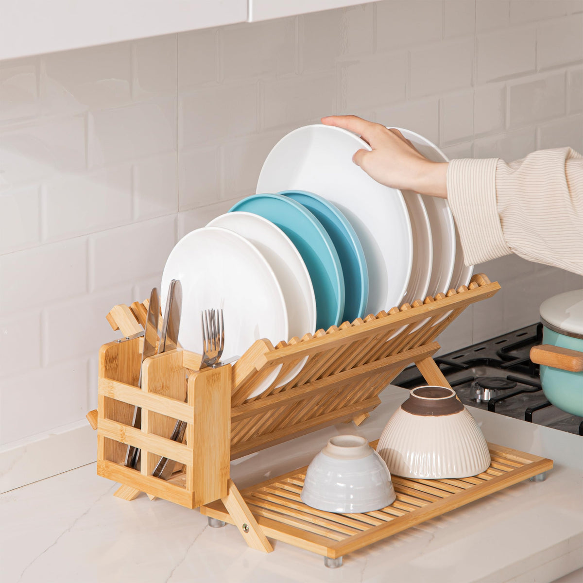 HBlife utensil-holder keeps spoons and forks within easy reach.
