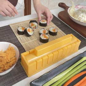 Healthman rice spoon helps evenly distribute rice during assembly