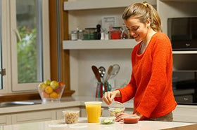Healthy Packers sauce and snack containers keep dips neat and portable.