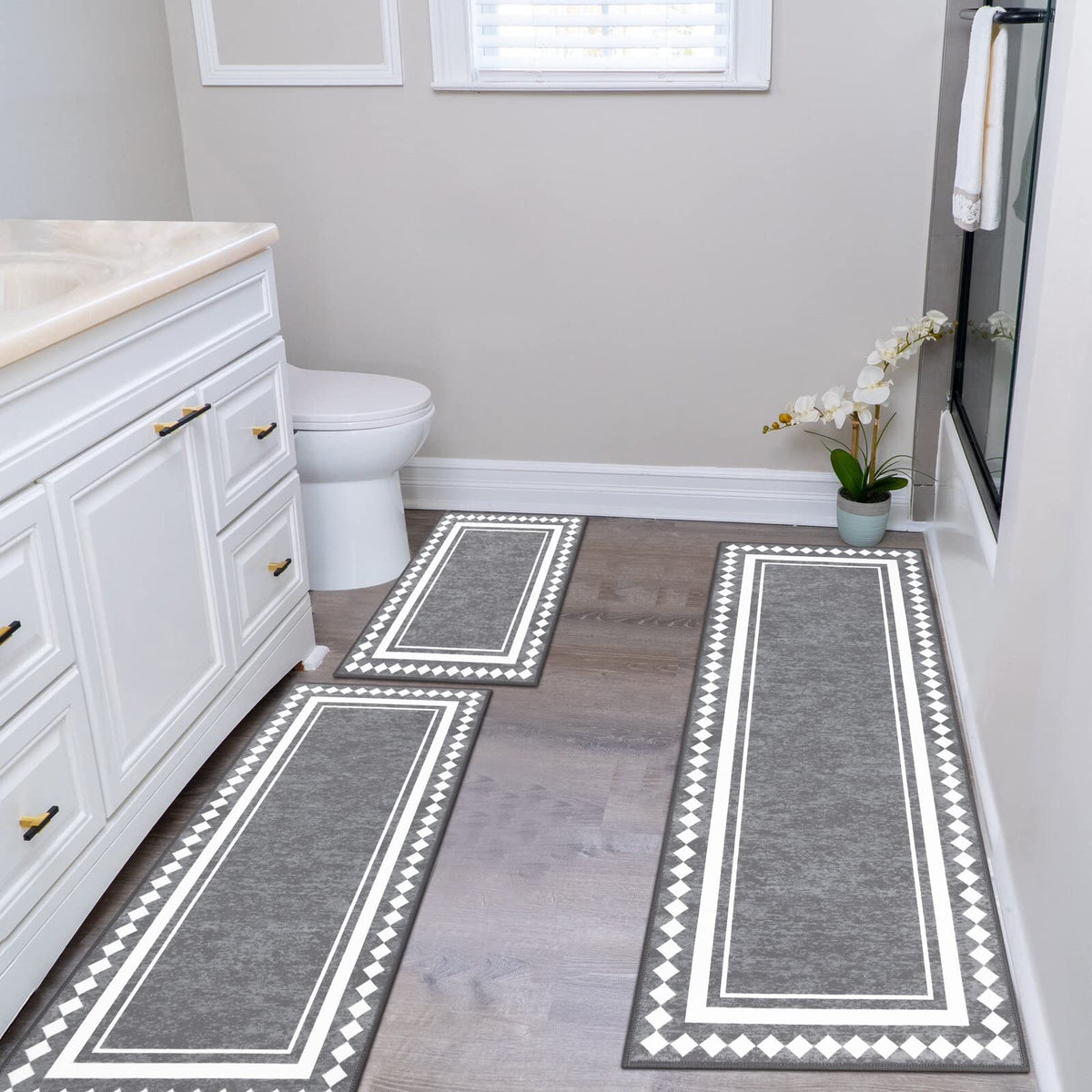 HEBE RUGS machine-washable kitchen rug for easy cleaning.