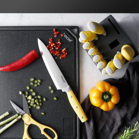 Satin finish cutlery resists stains and maintains a premium look