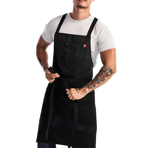 Hedley Bennett Crossback Apron with pockets keeps tools within reach.