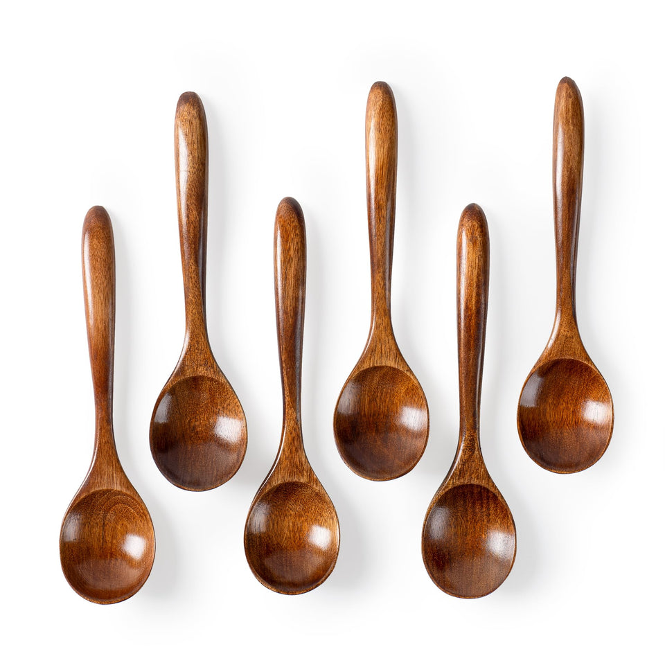 Hefild wooden spoon for honey with a smooth finish for easy serving.
