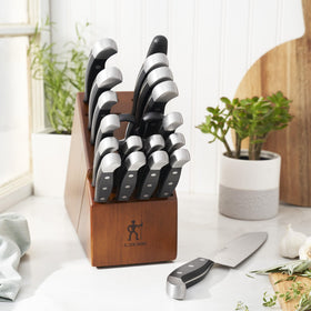 Henckels Statement 8-inch bread knife slices crusts cleanly.