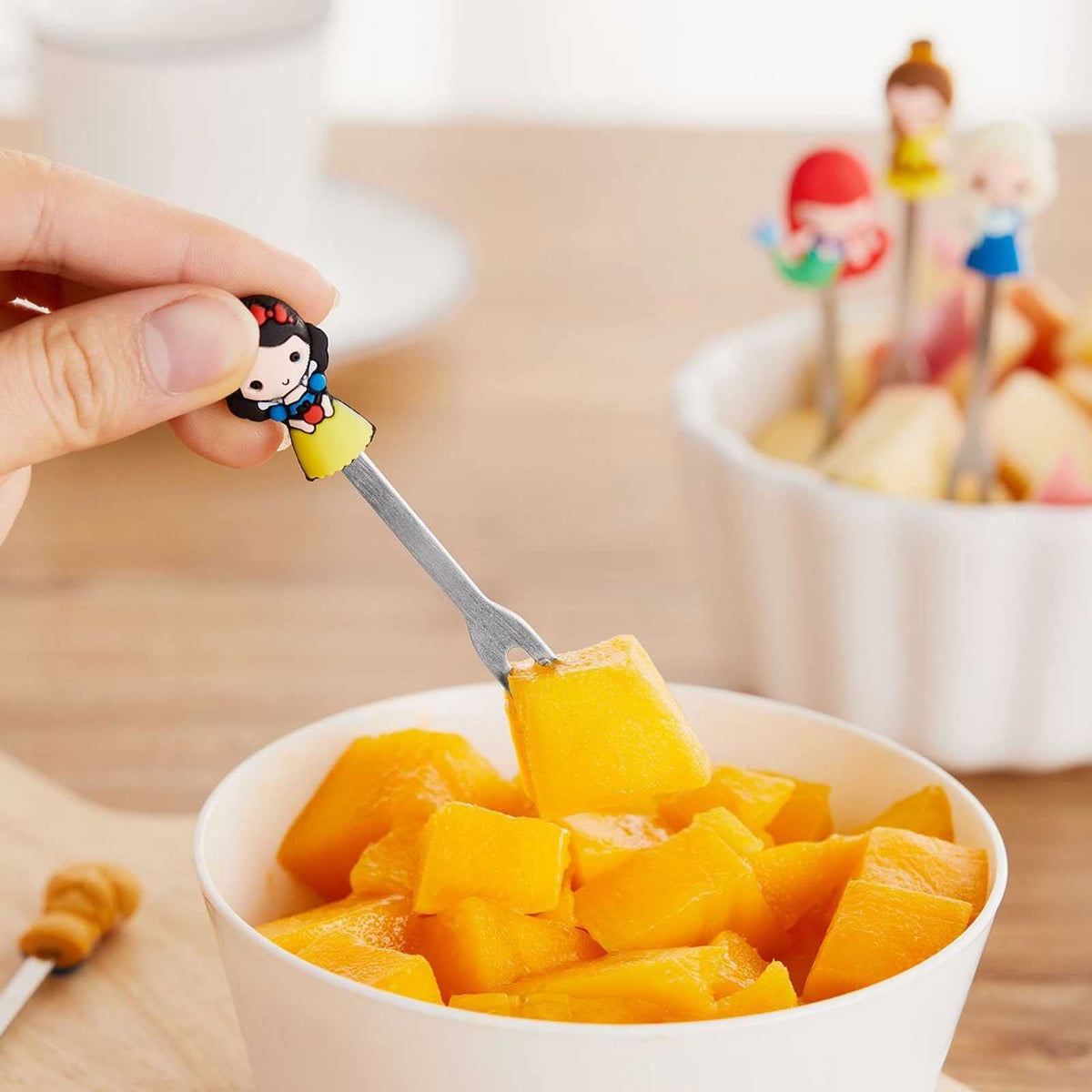 HENWAFX forks shown in cafe or party setting for easy serving.