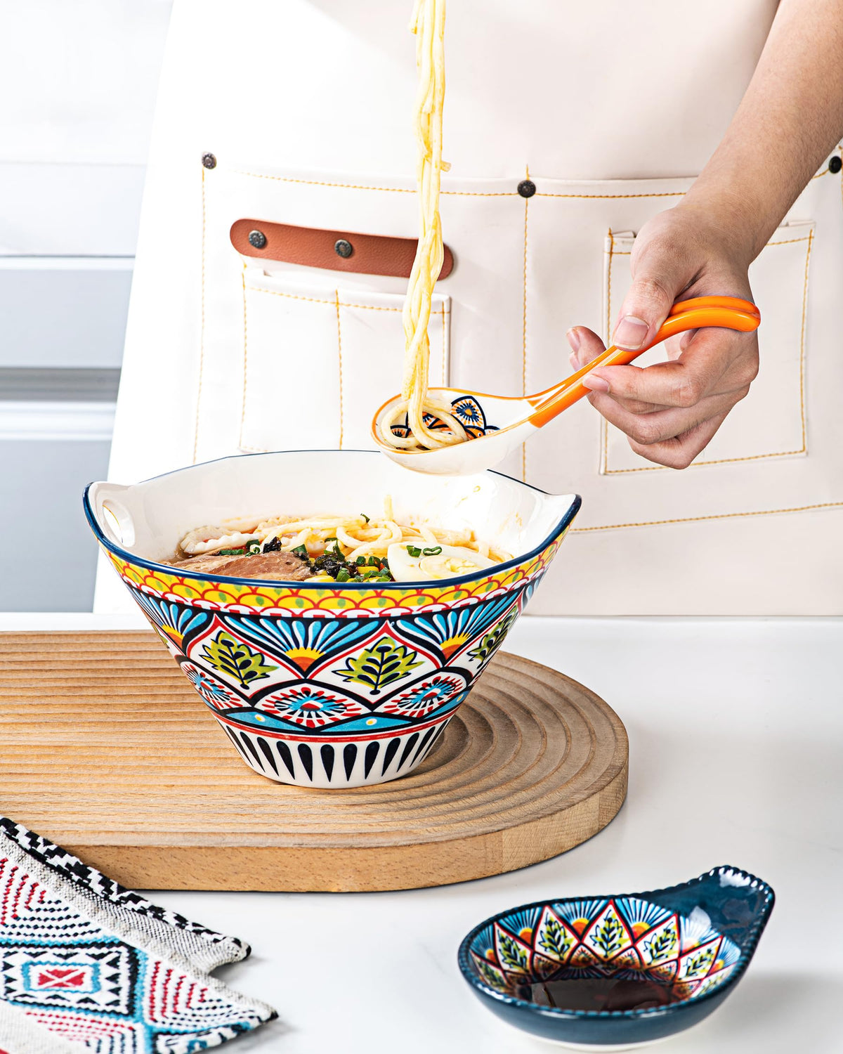HENXFEN LEAD microwave-safe, convenient reheating without odor transfer.