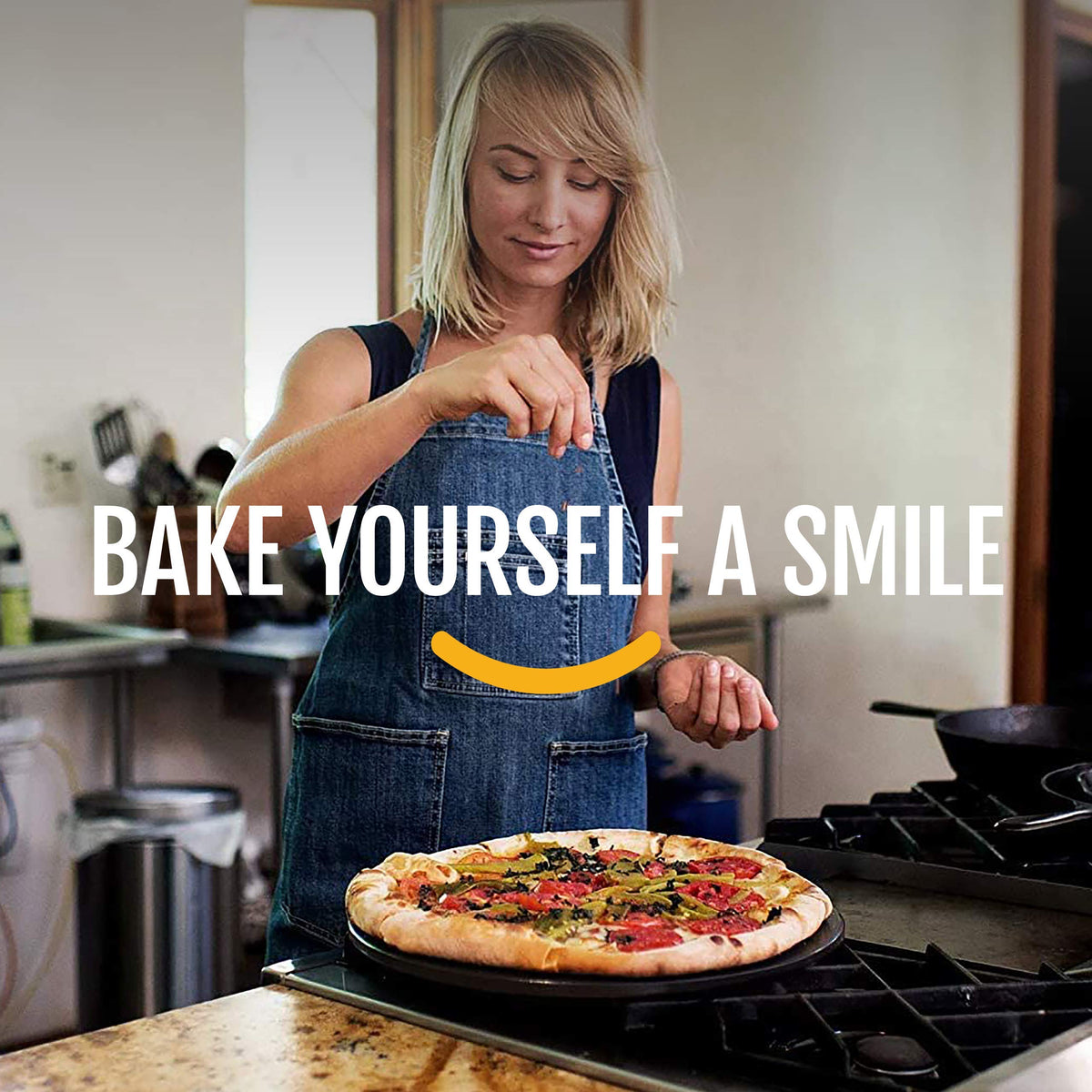 Heritage baking stone with easy-clean glaze reduces mess and washing time.