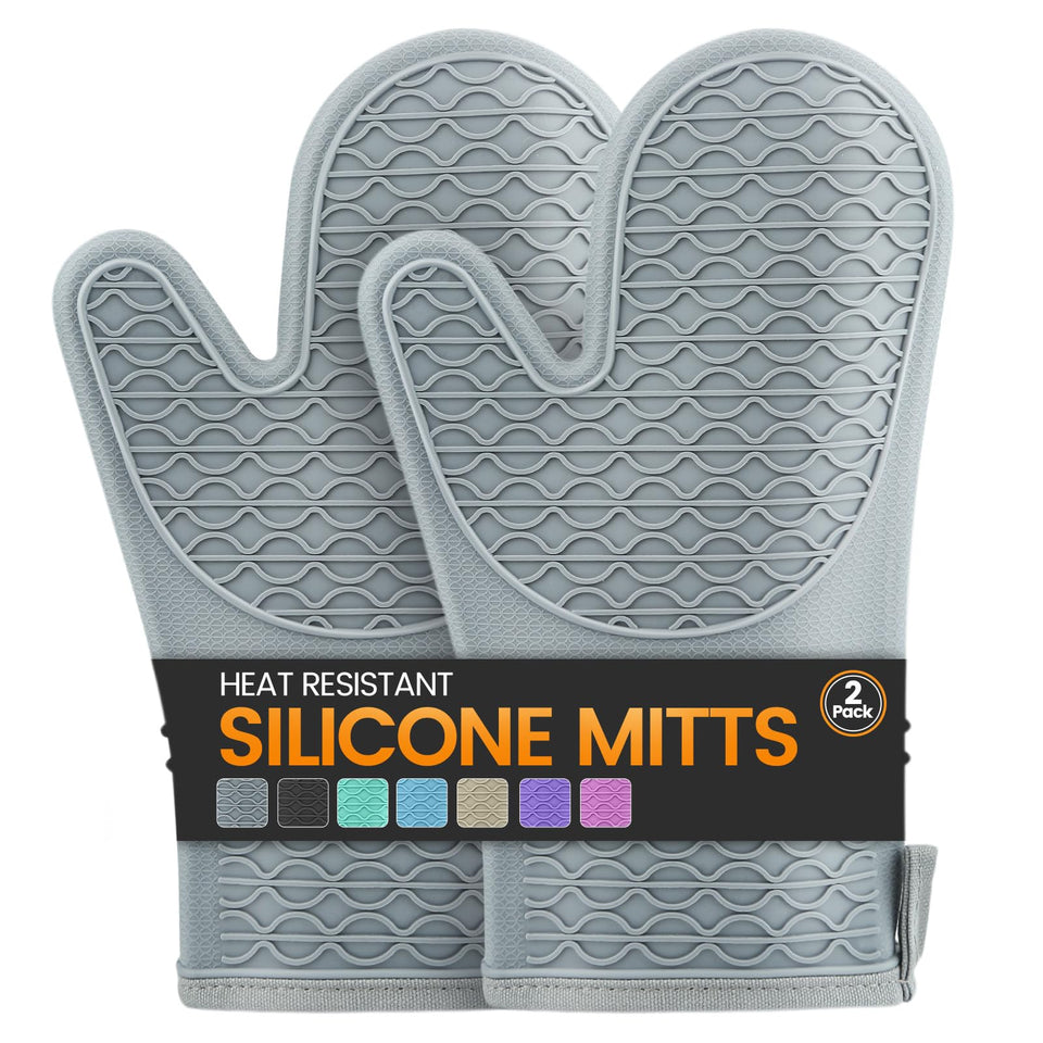 HESEE silicone oven mitts display heat-resistant protection for hot dishes