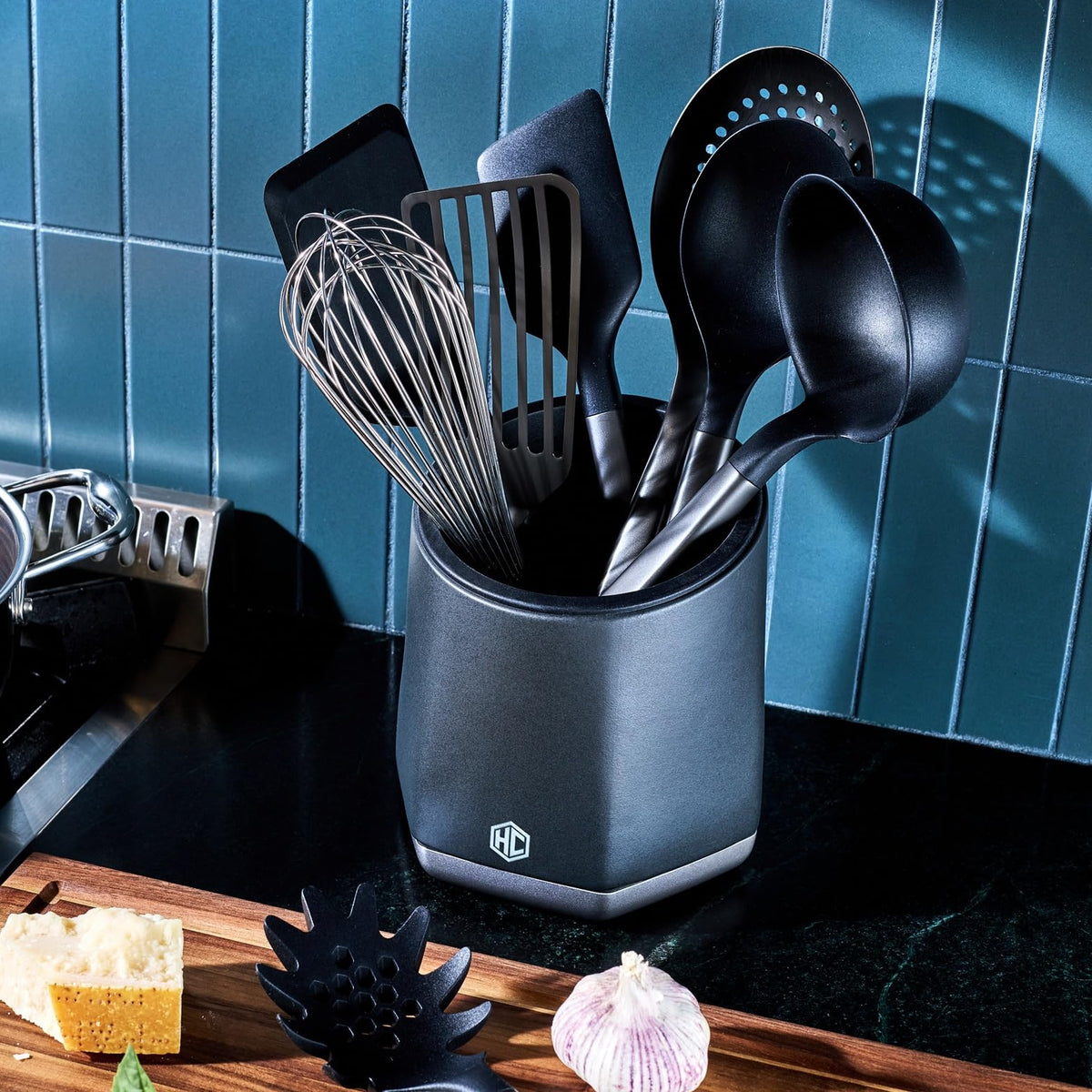 HexClad 6 oz ladle ideal for soups and sauces.