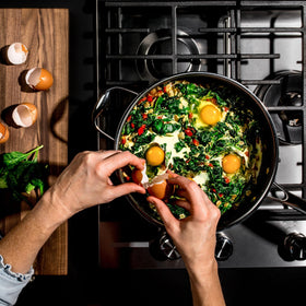 HexClad ergonomic stay-cool handle keeps hands safe while cooking