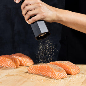 HexClad HexMill ready-to-use setup for heavy-duty kitchen tasks and flavor optimization.