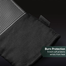 HexClad silicone oven mitt set steam protection in action