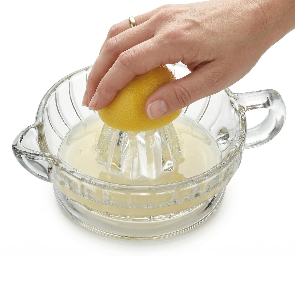 HIC Kitchen citrus juicer reamer with handle and pour spout for quick, mess-free juice