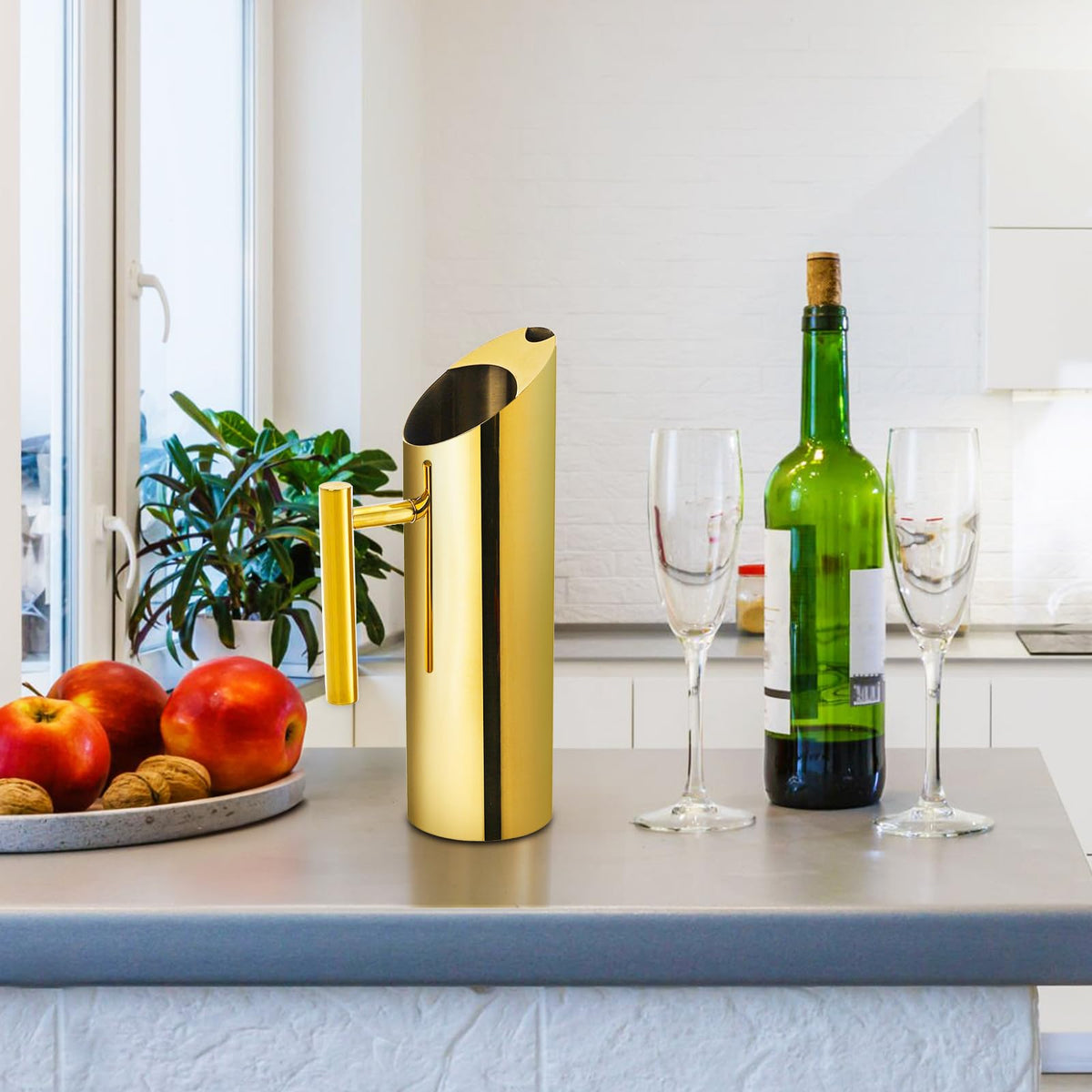Hiceeden gold carafe complements modern kitchen and dining decor