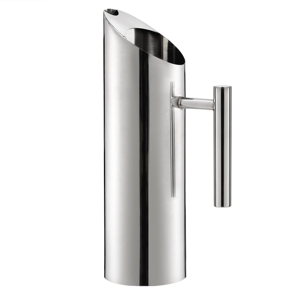 Hiceeden water pitcher front view showing generous 51oz capacity for gatherings