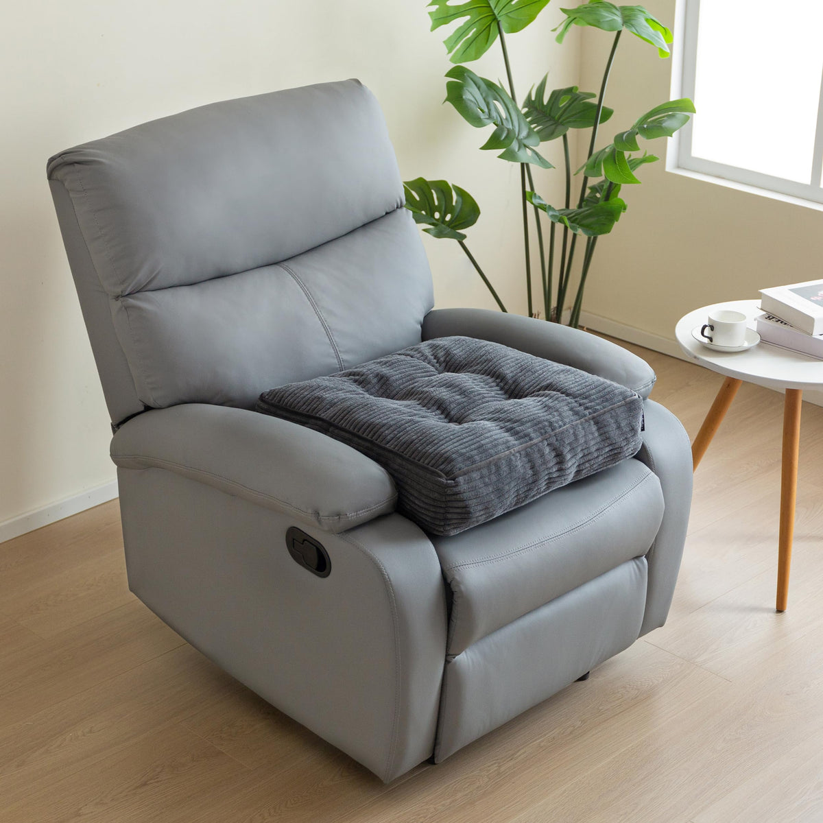HIGOGOGO cushion expanded after unpacking for ready-to-use comfort.