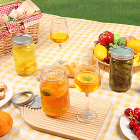 HINGWAH wide-mouth jars simplify filling and cleaning after meals.