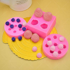 HiParty 3D mini blueberry mold perfect for charming toppers and quick shaping.