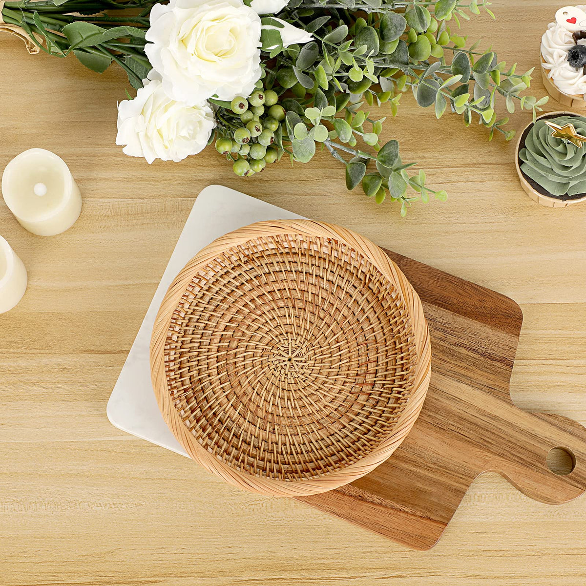 Hipiwe natural rattan tray enhances warm color in living spaces