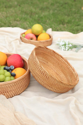 Hitomen eco-friendly basket for gift-worthy rustic table setting and serving.