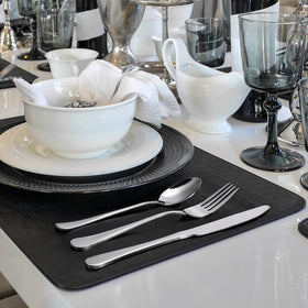 Hiware elegant dining presentation complements existing tableware