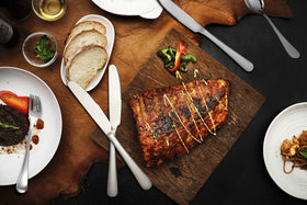 Elegant Hiware table setting with 9-inch dinner knives for formal occasions