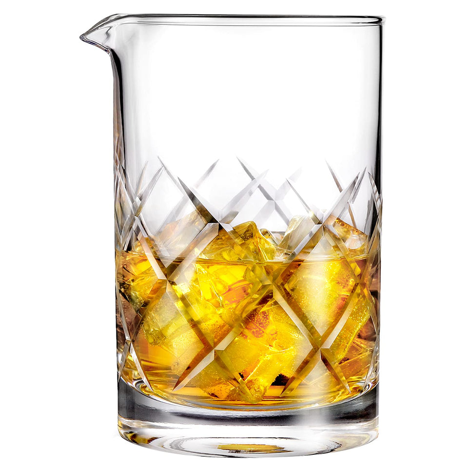 Hiware professional 24 oz mixing glass with thick bottom for stability and smooth pours.