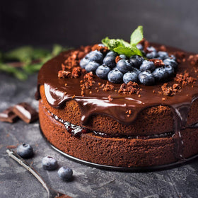 Hiware reinforced-wire-rod bakeware resists warping for reliable baking.
