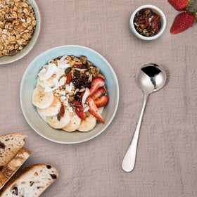 HIWARE versatile spoons suit cereal, soba, soups, and hot chocolate.