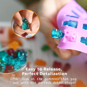 HKNMTT dishwasher-safe silicone molds simplify cleanup after decorating treats.