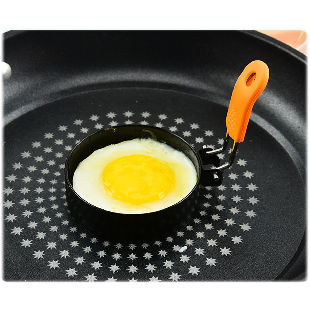 HLMOptimo dishwasher-safe stainless steel egg rings endure daily use.