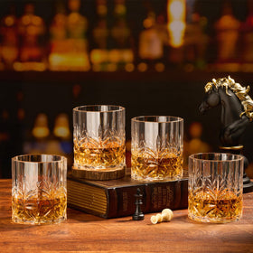 Hlukana carved-pattern old-fashioned glass with an elegant grip for comfortable sipping.