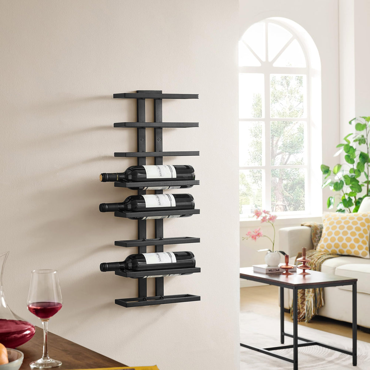 Hoctieon vertical space optimization for small rooms.
