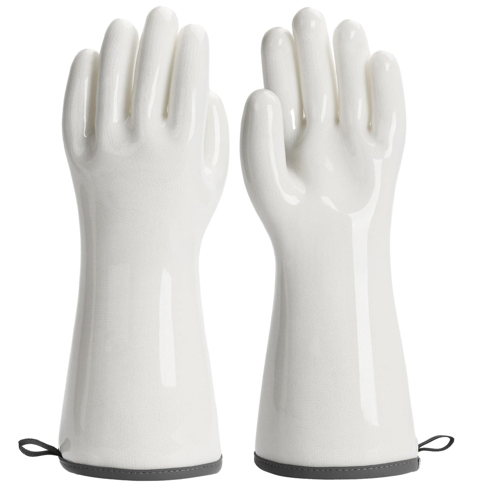 HOLDZERO oven gloves show liquid silicone texture for reliable heat resistance.