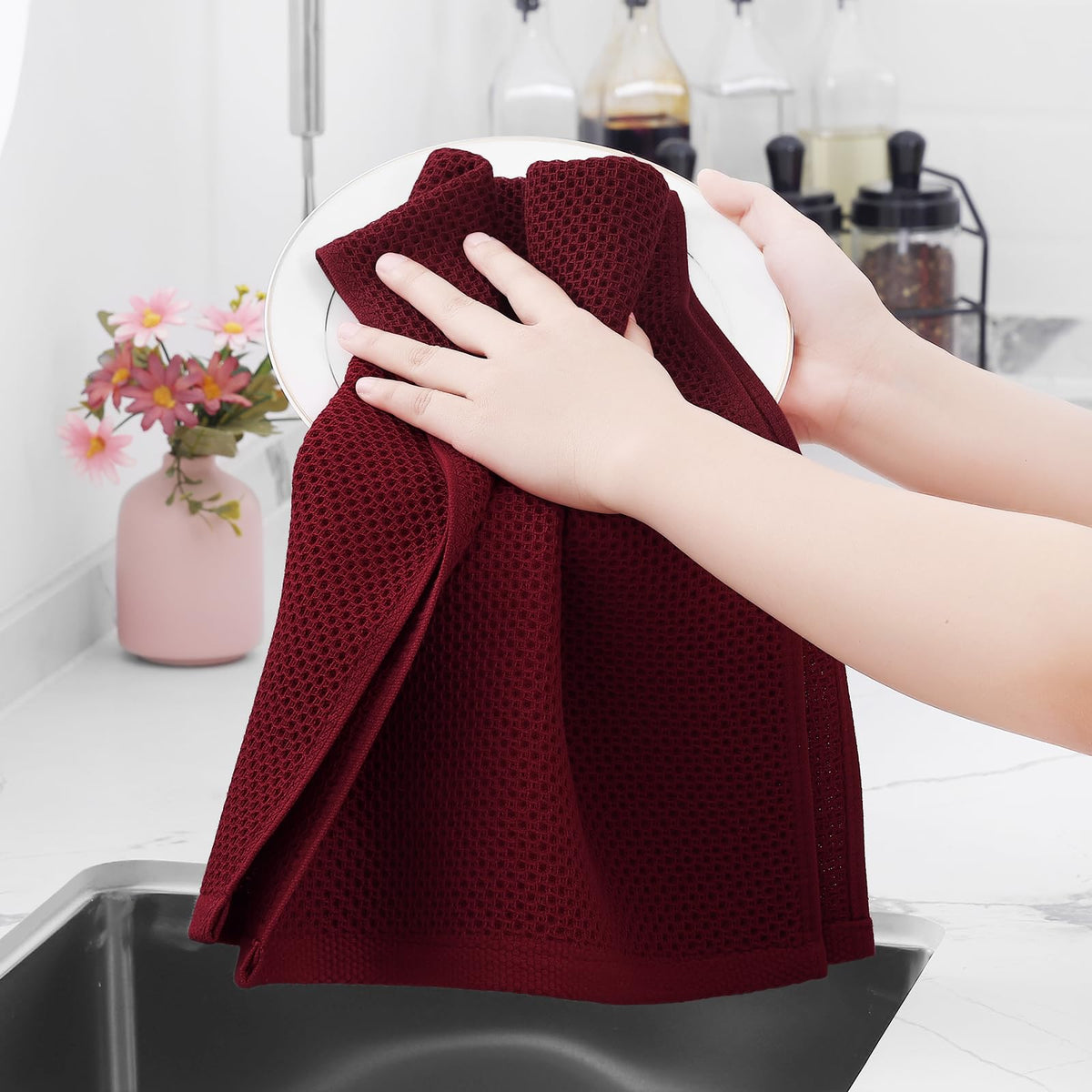 Homaxy quick-dry burgundy towels shown for fast cleanup in the kitchen.