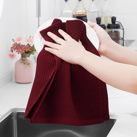 Homaxy quick-dry burgundy towels shown for fast cleanup in the kitchen.
