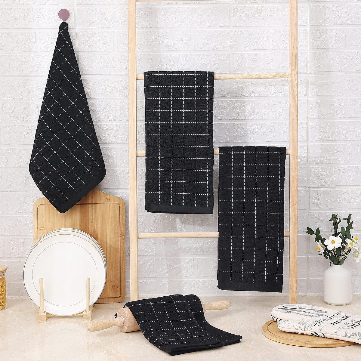 Homaxy absorbent towels beside clean counter after wipe down