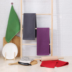 Homaxy kitchen decor setup reveals vibrant grass green color for brightening spaces.