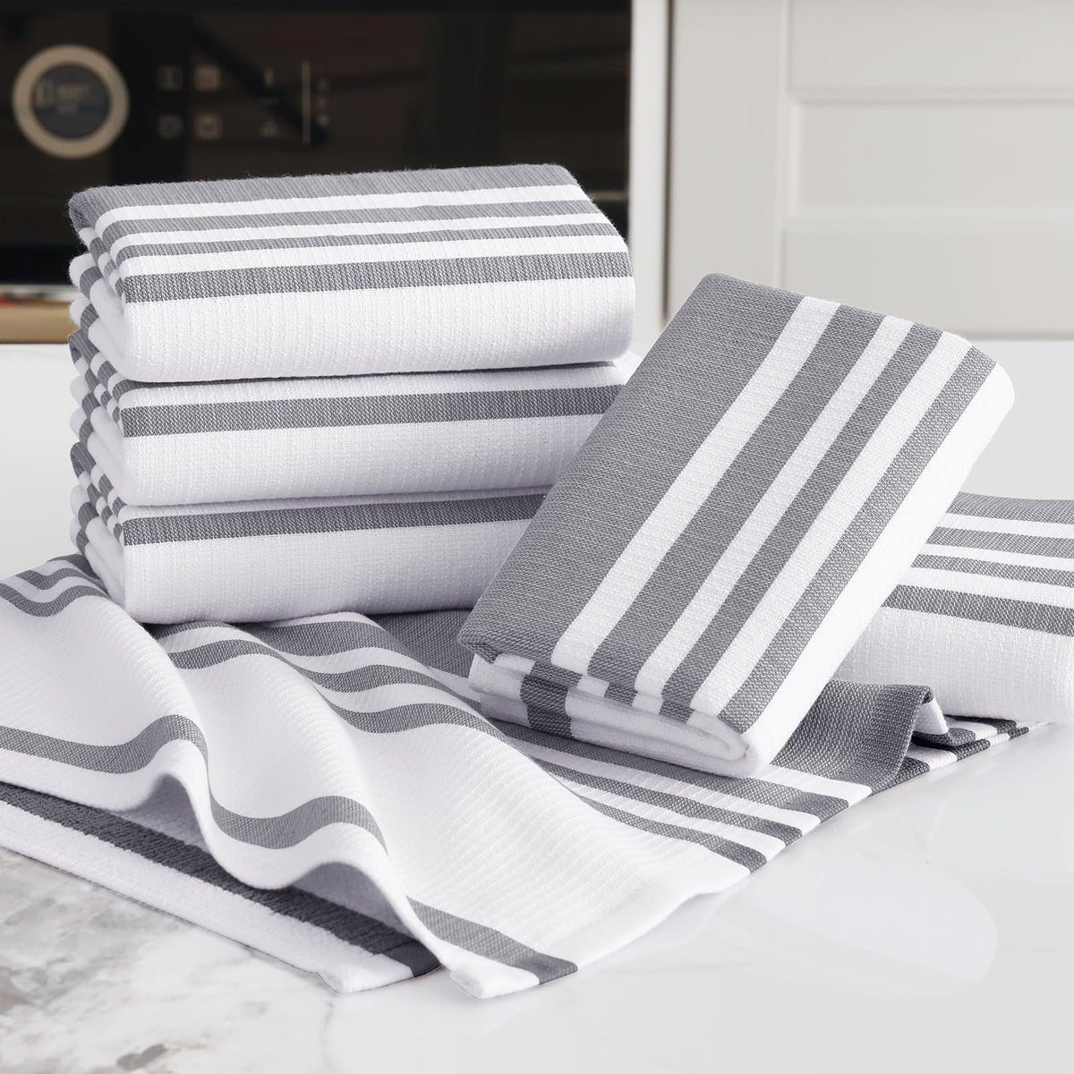 Homaxy grey towels add neutral style to your kitchen.