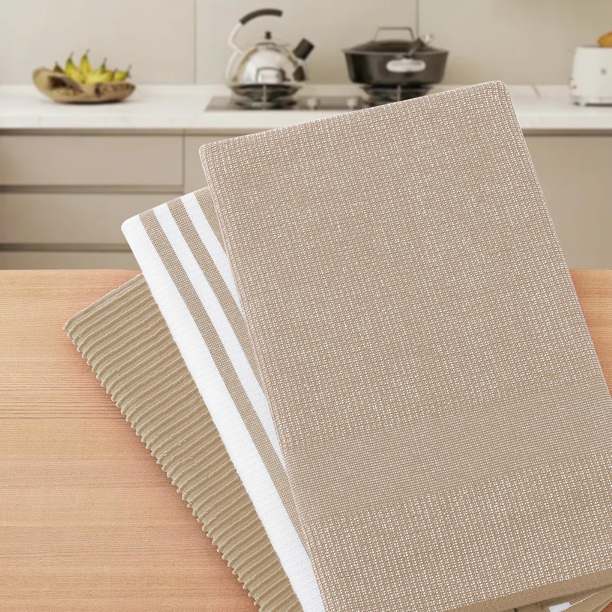 Homaxy towels feature a hanging loop for easy air drying